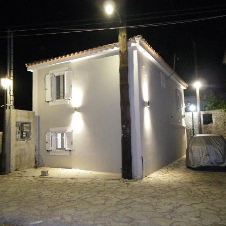 Villa Vikou House Yírion Exterior foto